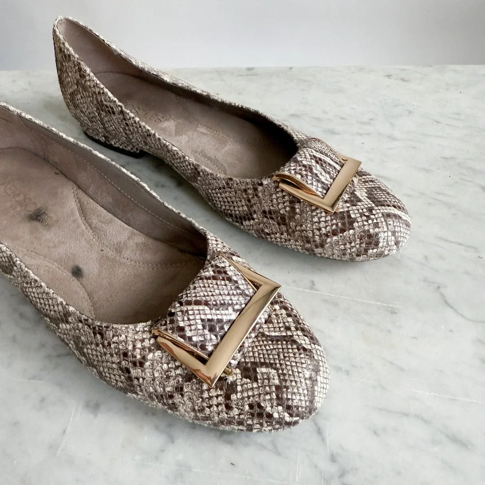 Aerosoles Good Times snakeskin buckle flats size‎ 8